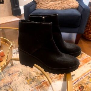 New~ Designer Eileen Fisher Black Ankle Boots- Size: 9